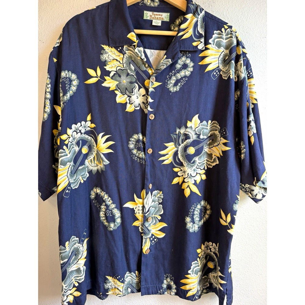 Tommy Bahama Button Up Shirt Mens Large Navy Silk Floral Hawaiian Short Sleeve